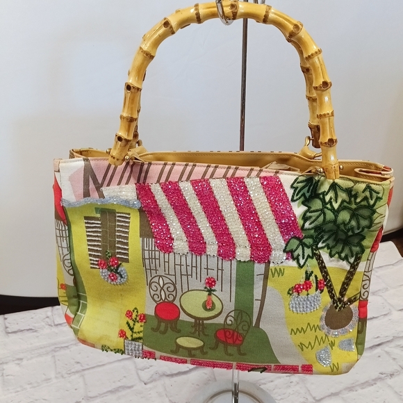 Braciano Red and Green Tote with Bamboo Handles - Picture 3 of 10